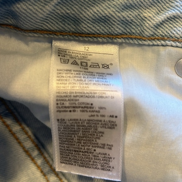 Old Navy Slouchy Straight Shorts - Picture 3 of 4
